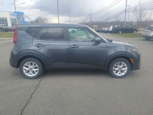 Used 2022 Kia Soul LX w/ Technology Package image 9