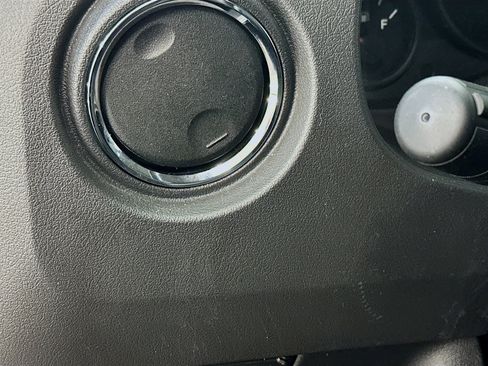 Used 2015 Jeep Patriot High Altitude AWD/4WD image 17