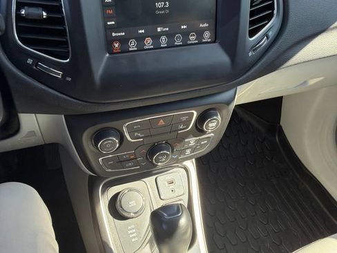 Used 2021 Jeep Compass Latitude w/ Driver Assistance Group AWD/4WD image 9