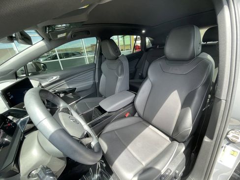 Used 2023 Volkswagen ID.4 Pro S Plus image 16