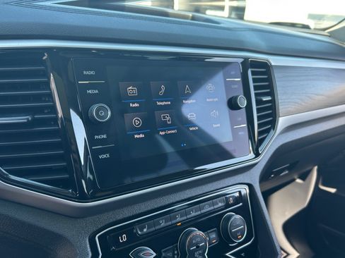 Used 2023 Volkswagen Atlas SE w/ Panoramic Sunroof Package AWD/4WD image 27