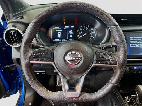 Used 2023 Nissan Kicks SR w/ SR Premium Package image 9