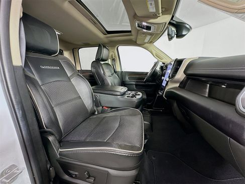 Used 2022 RAM 2500 Laramie image 30