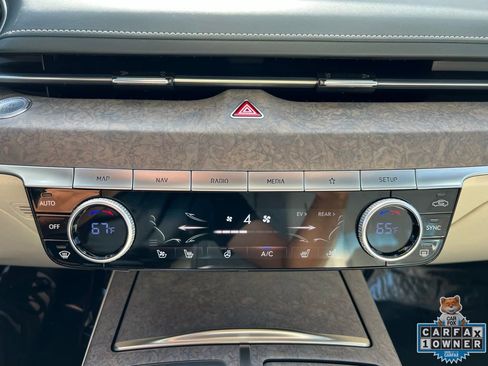 Used 2023 Genesis G80 image 42