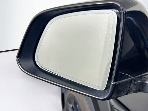 Used 2022 Tesla Model Y Long Range AWD/4WD image 16