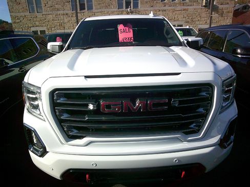 Used 2020 GMC Sierra 1500 AT4 w/ AT4 Premium Package image 2