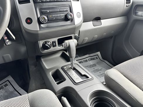 Used 2016 Nissan Frontier SV image 16