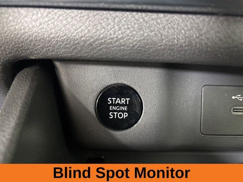 Used 2025 Nissan Rogue SV image 13