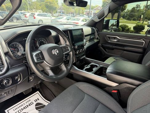 Used 2022 RAM 1500 Big Horn AWD/4WD image 11