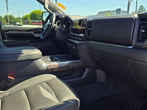 Used 2025 Chevrolet Silverado 2500 LT w/ Trail Boss Package AWD/4WD image 19
