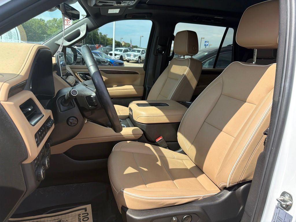 Used 2024 Chevrolet Tahoe Premier w/ Premium Package AWD/4WD image 14
