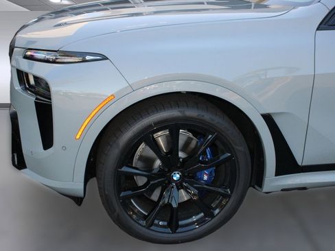New 2026 BMW X7 M60i image 12