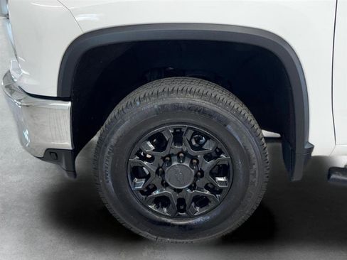 Used 2020 Chevrolet Silverado 3500 LT AWD/4WD image 33
