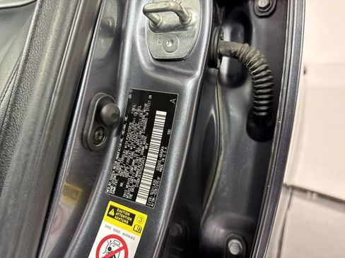 Used 2013 Toyota Highlander Limited image 37