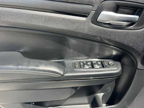 Used 2016 Chrysler 300 S w/ 300S Premium Group RWD image 7