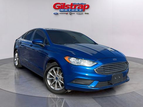 Used 2017 Ford Fusion SE image 1