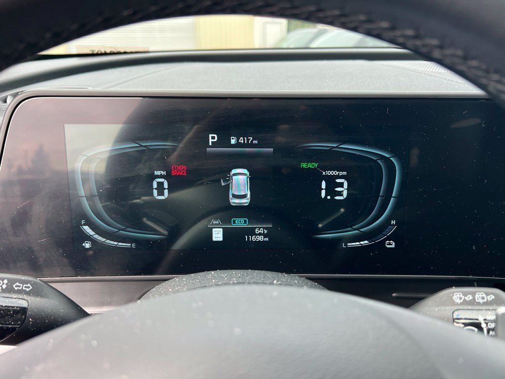 Certified 2025 Kia Sportage EX w/ EX Premium Package AWD/4WD image 18