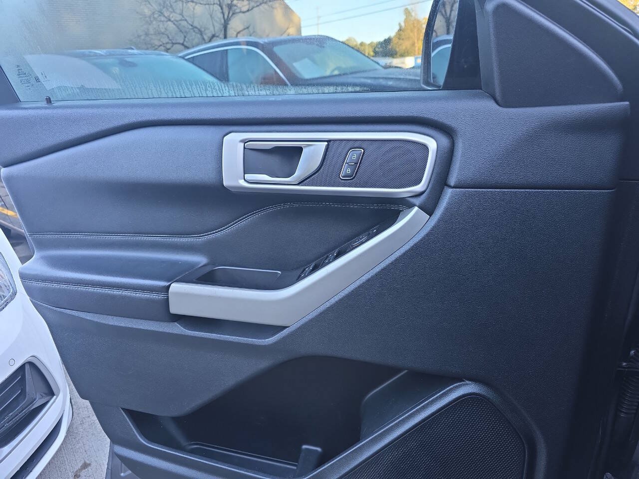 Used 2021 Ford Explorer XLT RWD image 9