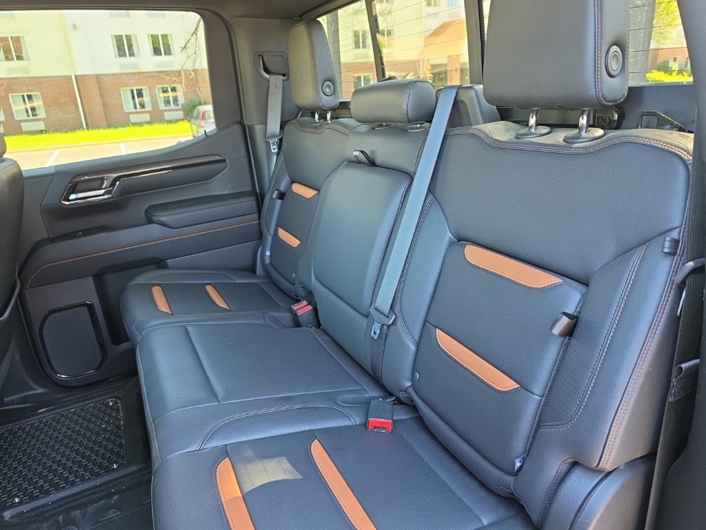 Used 2023 GMC Sierra 1500 AT4 w/ AT4 Premium Package AWD/4WD image 11