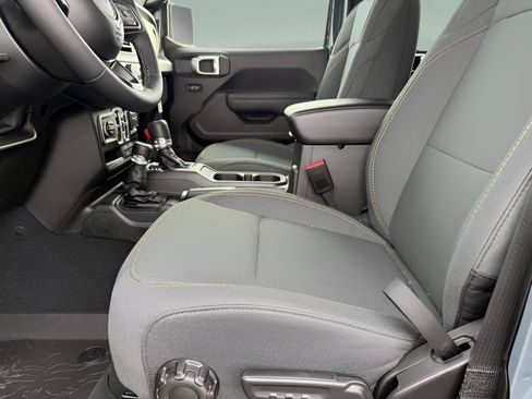 New 2026 Jeep Gladiator Sport image 18