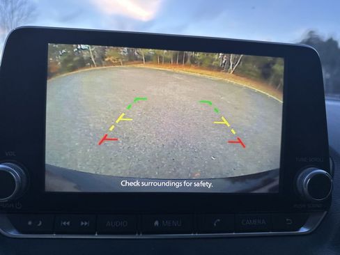 Used 2022 Nissan Sentra SV image 25