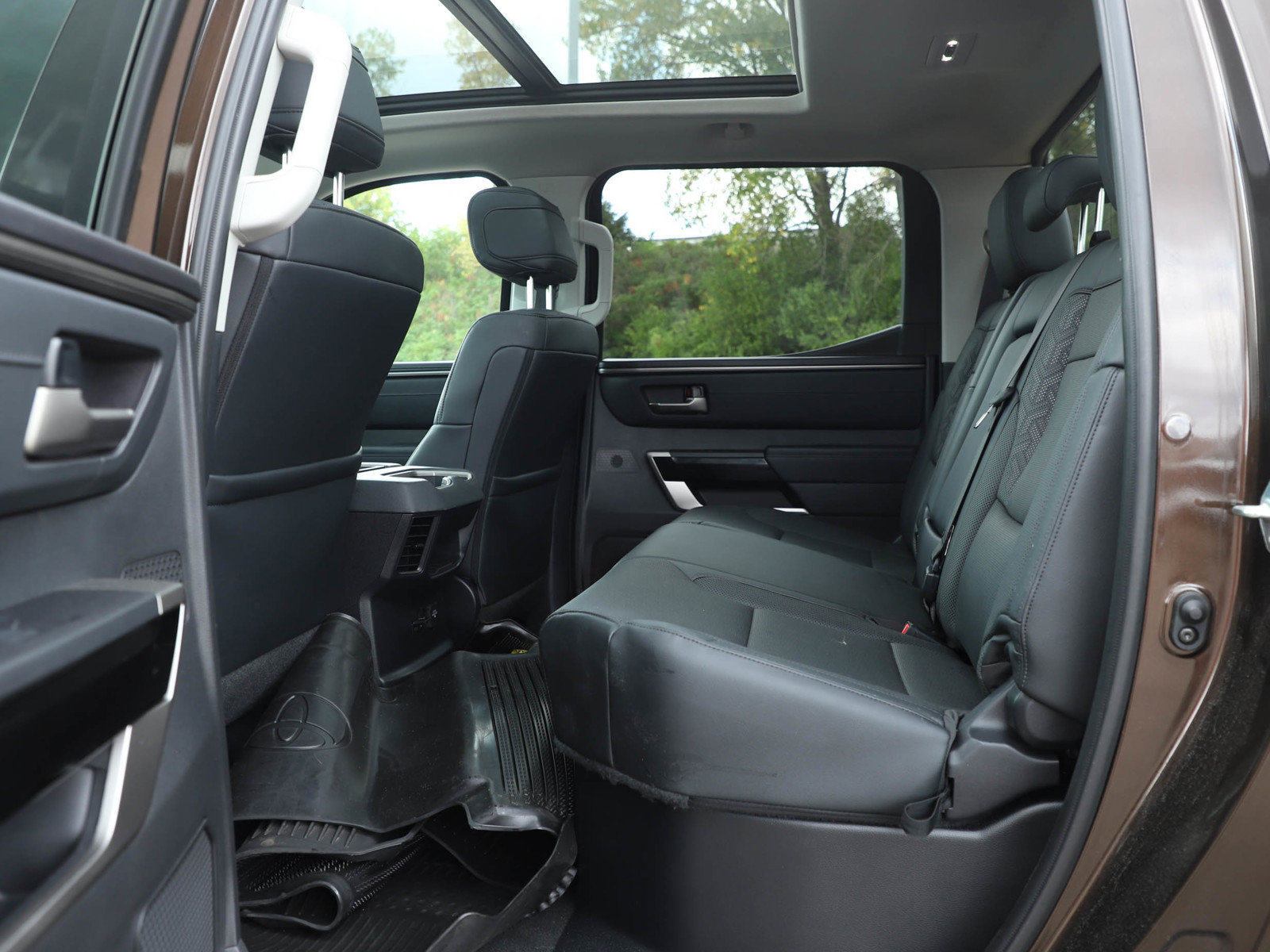 Used 2024 Toyota Tundra Limited AWD/4WD image 16