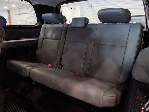 Used 2018 Toyota Sequoia Platinum AWD/4WD image 10