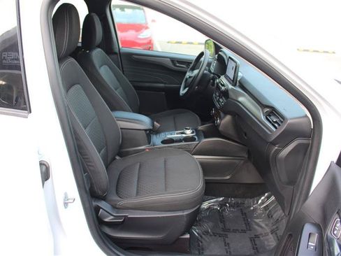 Used 2025 Ford Escape Active AWD/4WD image 12