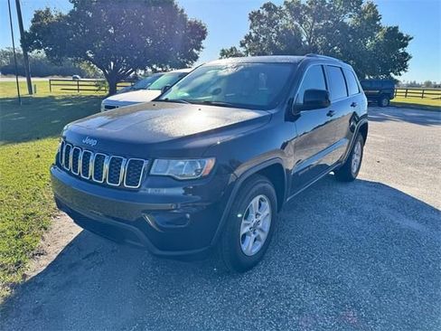 Used 2017 Jeep Grand Cherokee Laredo w/ Quick Order Package 2BE image 1