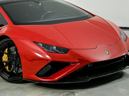 Used 2021 Lamborghini Huracan EVO image 3