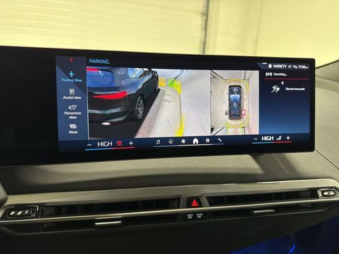 Used 2025 BMW iX M60 image 28