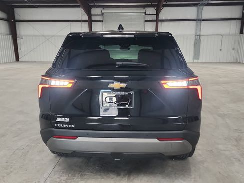 Used 2025 Chevrolet Equinox LT image 4