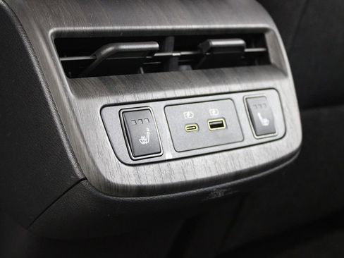 Used 2024 Nissan Ariya FWD image 27