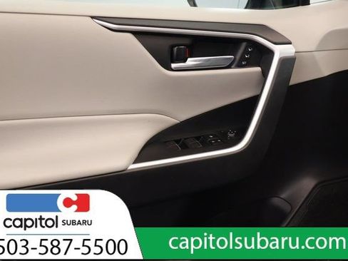 Used 2022 Toyota RAV4 XLE Premium AWD/4WD image 10