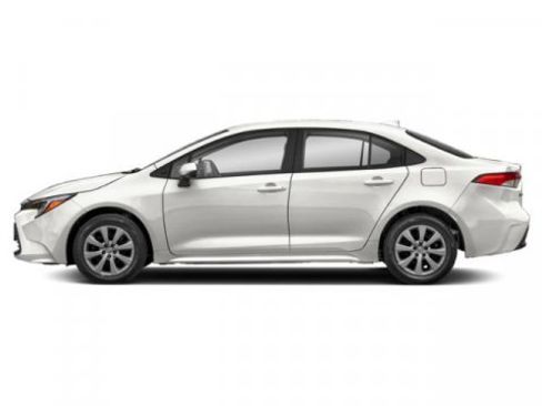 Used 2026 Toyota Corolla LE image 4