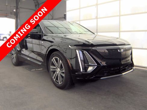 Used 2024 Cadillac Lyriq Luxury w/ LPO, Floor Liner Package AWD/4WD image 3
