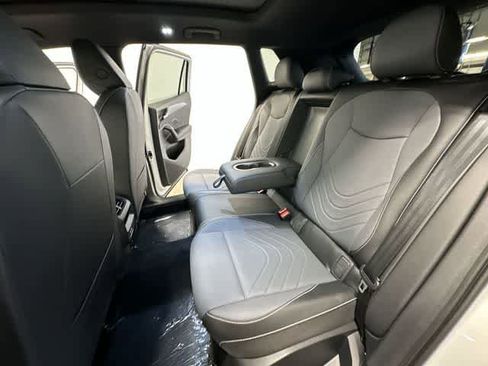 New 2026 Volkswagen Tiguan SE R-Line image 17