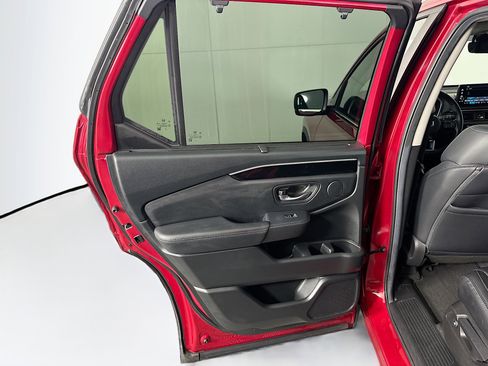 Used 2025 Honda Pilot EX-L image 25