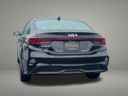 Used 2022 Kia Forte LXS FWD image 3