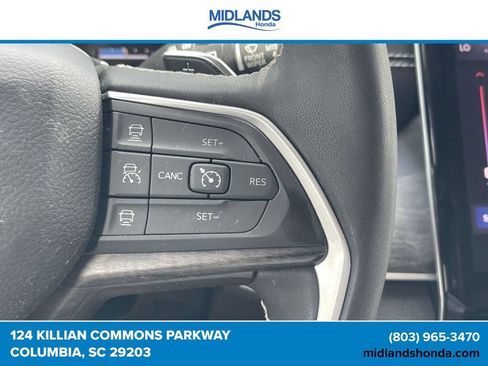 Used 2023 Jeep Grand Cherokee L Limited RWD image 23