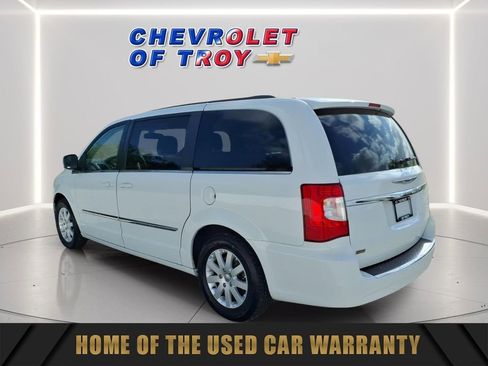 Used 2014 Chrysler Town & Country Touring FWD image 7