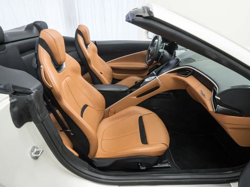 Used 2024 Ferrari Roma Spider image 10