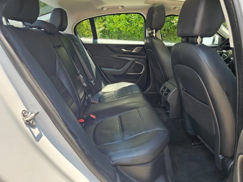 Used 2020 Jaguar XE S image 32