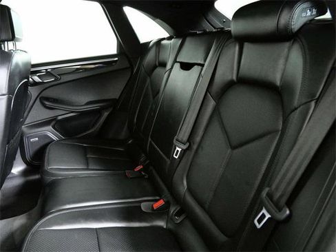 Used 2017 Porsche Macan S image 15