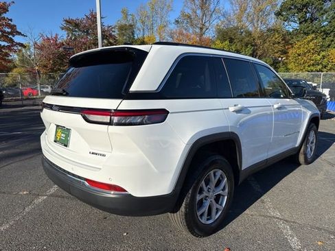Used 2022 Jeep Grand Cherokee Limited image 15