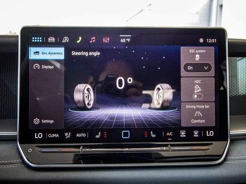 New 2026 Volkswagen Tiguan SE image 38