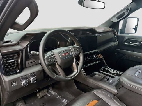 Used 2025 GMC Sierra 2500 AT4 AWD/4WD image 9