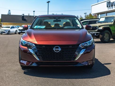 Used 2025 Nissan Sentra SV w/ SV Premium Package FWD image 5