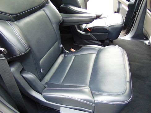 Used 2025 Ford Expedition Platinum w/ Driver's Package AWD/4WD image 19
