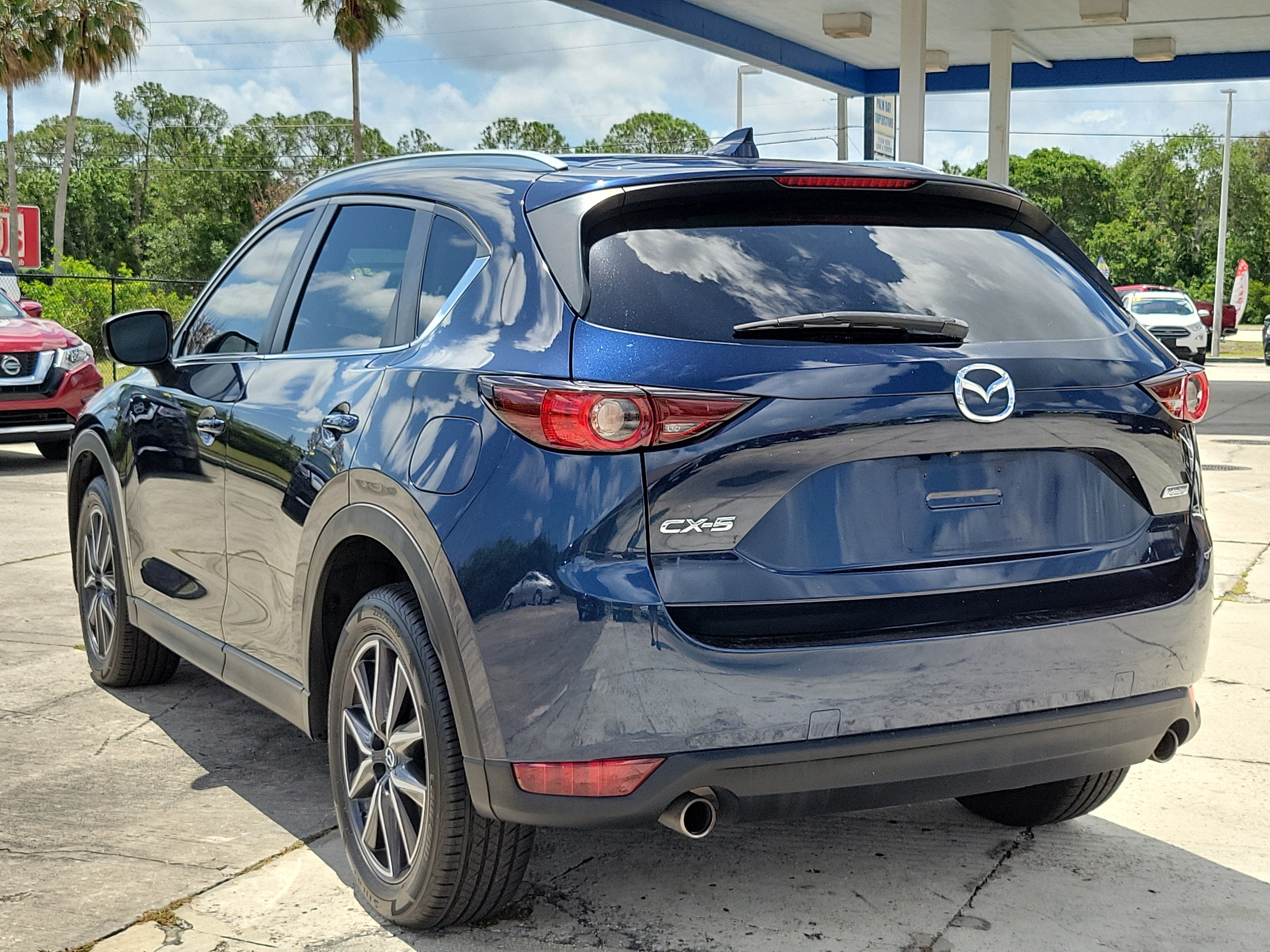 Used 2018 MAZDA CX-5 Touring w/ Preferred Equipment Package FWD image 3